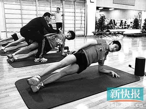 ŮƹӖ���׬F(xi��n)��̾� �����A����Ҫᘌ���������