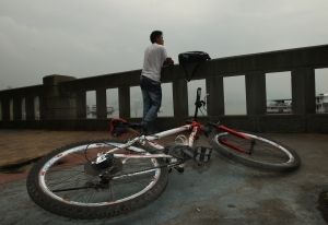 �f����Ƭ���M(f��i)�����һȺ80��լ�С�Óլ��