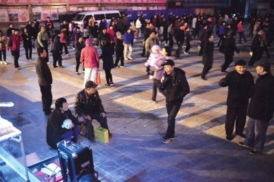 16�������������������ǅ^(q��)�tɏ�V�����轡����һ����������ԒͲ�߸衣���A�r(sh��)��(b��o)ӛ��������z